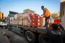 Доставките на помощи са затруднени, откакто Израел започна да бомбардира палестинския анклав-Dostavkite-na-pomoshti-sa-zatrudneni--otkakto-Izrael-zapochna-da-bombardira-palestinskiya-anklav_1698570559.jpg
