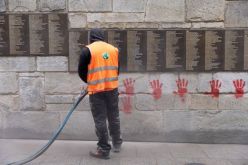 Оскверненият Мемориал на Холокоста в Париж-Oskverneniyat-Memorial-na-Holokosta-v-Parizh_1761854041.jpg