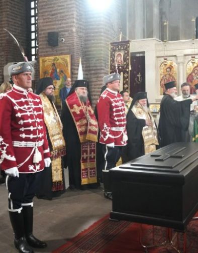 Полагат тленните останки на Самуил в църквата "Св.София"-Polagat-tlennite-ostanki-na-Samuil-v-tsarkvata--Sv-Sofiya-_1791028558.jpg