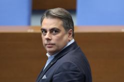 Асен Василев: Страната е плячка заради некомпетентността и некадърността на управлението на ПБ-Asen-Vasilev--Stranata-e-plyachka-zaradi-nekompetentnostta-i-nekadarnostta-na-upravlenieto-na-PB_1791877543.jpg