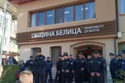 Изведоха с белезници кмета на Белица Радослав Ревански, майка му припадна-Izvedoha-s-beleznitsi-kmeta-na-Belitsa-Radoslav-Revanski--mayka-mu-pripadna_1792584875.jpg
