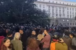 Протест срещу Радев:Разгневени сме от една групировка, дошла на власт от  с. Труд и Граф Игнатиево-Protest-sreshtu-pravitelstvoto-v-tsentara-na-Sofiya_1792516349.jpg