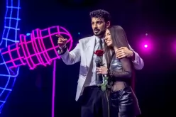 Роднина на Шер взриви "Гласът на България": Меди я спечели с роза и целувка на ръка -Rodnina-na-Sher-vzrivi--Glasat-na-Balgariya--Medi-ya-specheli-s-roza-i-tseluvka-na-raka-_1792417694.jpg