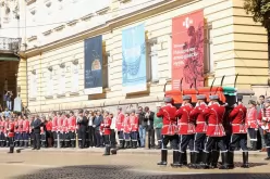 Тленните останки на цар Самуил навлизат на пл. Независимост в София-Tlennite-ostanki-na-tsar-Samuil-navlizat-na-pl--Nezavisimost-v-Sofiya_1791026454.jpg