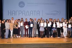 Йотова: Трябва да създаваме за младите хора среда, в която да развиват идеите и талантите си-Yotova--Tryabva-da-sazdavame-za-mladite-hora-sreda--v-koyato-da-razvivat-ideite-i-talantite-si_1791899706.jpg