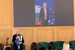 За мен е чест и сила, като лидер на ДПС да имам до себе си силни и достойни жени като вас, и ви уверявам, че винаги и за всичко можете да разчитате на мен, с тези думи към срещата се обърна лидерът на ДПС Делян Пеевски-Za-men-e-chest-i-sila--kato-lider-na-DPS-da-imam-do-sebe-si-silni-i-dostoyni-zheni-kato-vas--i-vi-uveryavam--che-vinagi-i-za-vsichko-mozhete-da-razchitate-na-men--s-tezi-dumi-kam-sreshtata-se-obarna-liderat-na-DPS-Delyan-Peevski_1791648857.jpg