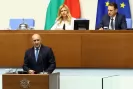 "Лукойл" е осигурен със суровина до декември и няма причина за промени в цените на застраховките и в доставките., заяви премиер пред парламента--Lukoyl--e-osiguren-sas-surovina-do-dekemvri-i-nyama-prichina-za-promeni-v-tsenite-na-zastrahovkite-i-v-dostavkite--zayavi-premier-pred-parlamenta_1791961264.jpg