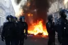 2400 са арестуваните във Франция, Макрон отхвърли оставката на вътрешния министър-2400-sa-arestuvanite-vav-Frantsiya--Makron-othvarli-ostavkata-na-vatreshniya-ministar_1792396554.png