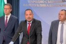 Калин Стоянов огласи случай на полицейско насилие в Кърджали: Момчето е удряно с дървен крак на стол-Kalin-Stoyanov-oglasi-sluchay-na-politseysko-nasilie-v-Kardzhali--Momcheto-e-udryano-s-darven-krak-na-stol_1791445613.jpg