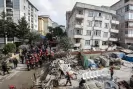 Пет жертви на рухнала сграда в Истанбул, 14 души са извадени изпод развалините, архитектът-арестуван. Снимка БТА-Pet-zhertvi-na-ruhnala-sgrada-v-Istanbul--14-dushi-sa-izvadeni-izpod-razvalinite--arhitektat-arestuvan--Snimka-BTA_1791538263.jpg