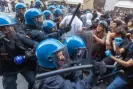 След Франция: Протестите в Италия ескалираха – правителството праща войски да охраняват Милано-Sled-Frantsiya--Protestite-v-Italiya-eskaliraha---pravitelstvoto-prashta-voyski-da-ohranyavat-Milano_1792475784.png