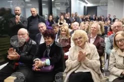 Изисканата столичната книжарница Umberto & Co се оказа тясна да побере десетките почитатели на проф. Даниел Вълчев , който тази вечер представи втория си роман „Седем дни в Парория”.-Iziskanata-stolichnata-knizharnitsa-Umberto---Co-se-okaza-tyasna-da-pobere-desetkite-pochitateli-na-prof--Daniel-Valchev---koyto-tazi-vecher-predstavi-vtoriya-si-roman--Sedem-dni-v-Paroriya-_1763589398.jpg