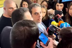 Охранителят на Кирил Петков и Асен Василев в парламента
-Ohranitelyat-na-Kiril-Petkov-i-Asen-Vasilev-v-parlamenta-_1672921475.jpg