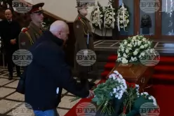  Guard Orchestra and Honor Guard send legendary Boyan Radev -Gvardeyski-orkestar-i-pocheten-karaul-izpratiha-legendarniya-Boyan-Radev_1766406143.png