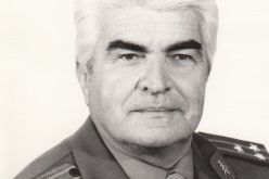 Полк. Атанас Кременлиев в последния си работен ден за службите - 1991 г.-1459129611.jpg