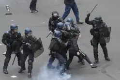 Протестите във Франция - 457 са вече задържаните, ранените полицаи - 441-Protestite-vav-Frantsiya---457-sa-veche-zadarzhanite--ranenite-politsai---441_1679654098.jpg