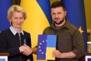 Европейската комисия отпуска още над един милиард евро на Украйна за ракети и дронове.
Архивна снимка-Upkura-fon-der-Layen-vrachi-na-Zelenski-pokana-za-chlenstvo-v-ES--To-obache-nyama-da-stane-po-uskorena-protsedura_1772796091.jpg