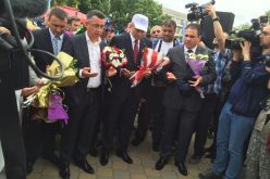 Множеството посрещна ръководството на ДПС с аплодисменти и скандирания "Джебел е наш!"-1463655716.jpg