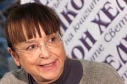 Юлияна Методиева: Радев бърка авторитета със силата, а вместо диалог затъва в идиотски конспирации -Yuliyana-Metodieva--Golemi-zelki-sa-tsentar-dyasno-sofiyantsite-s-vsichkite-im-MIR-ove_1718026001.jpg
