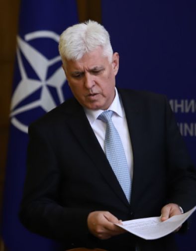 Димитър Стоянов: Не се предвиждат нови военни операции в района на атакуваните кораби в Черно море-Ministarat-na-otbranata-Dimitar-Stoyanov_1784184336.jpg