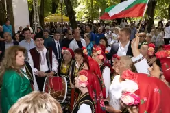 Йотова при откриването на XX Национален тракийски събор „Богородична стъпка 2026“-Yotova-pri-otkrivaneto-na-XX-Natsionalen-trakiyski-sabor--Bogorodichna-stapka-2026-_1788014772.jpg