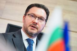 Митов след атаката в Черно море: Москва търси слаби звена в НАТО-Ministar-Mitov--Ako-ya-karame-taka--nikoga-nyama-da-izlezem-ot-porochniya-krag-da-rushim-institutsiite_1757511047.jpg