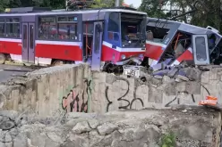 Младежи отвлякоха трамвай в столицата, забиха го в подлеза на "Ситняково" -Mladezhi-otvlyakoha-tramvay-v-stolitsata--zabiha-go-v-podleza-na--Sitnyakovo--_1756788470.jpg