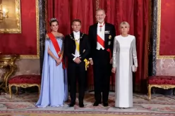 Като копие на съпругата на Наполеон III: Кралица Летисия заслепи на срещата с Макрон-Kato-kopie-na-saprugata-na-Napoleon-III--Kralitsa-Letisiya-zaslepi-na-sreshtata-s-Makron_1790766987.jpg