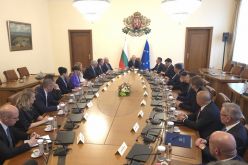 Правителството одобри проекта на бюджет за 2027 година-Pravitelstvoto-opredelya-liniyata-na-bednost-za-stranata-za-2027-g--_1789619913.jpg