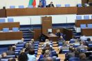 Депутатите обсъждат по-високи заплати за лекари и медицински сестри-Petima-ministri-otgovaryat-na-deputatski-vaprosi-v-NS_1789103512.jpg